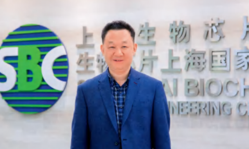 中華英才 | 肖華勝：弘揚(yáng)科學(xué)創(chuàng)新精神  為人類(lèi)健康保駕護(hù)航