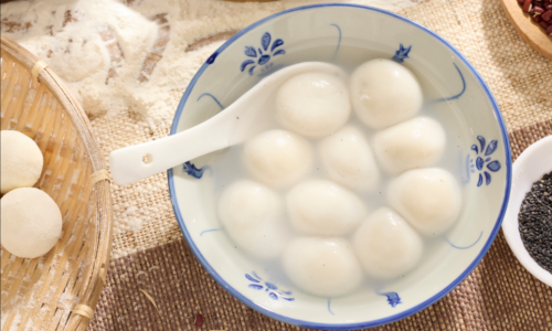 花燈逢元宵，今宵共團(tuán)圓，伯豪生物祝老師們豪氣滿滿，元宵喜樂(lè)！